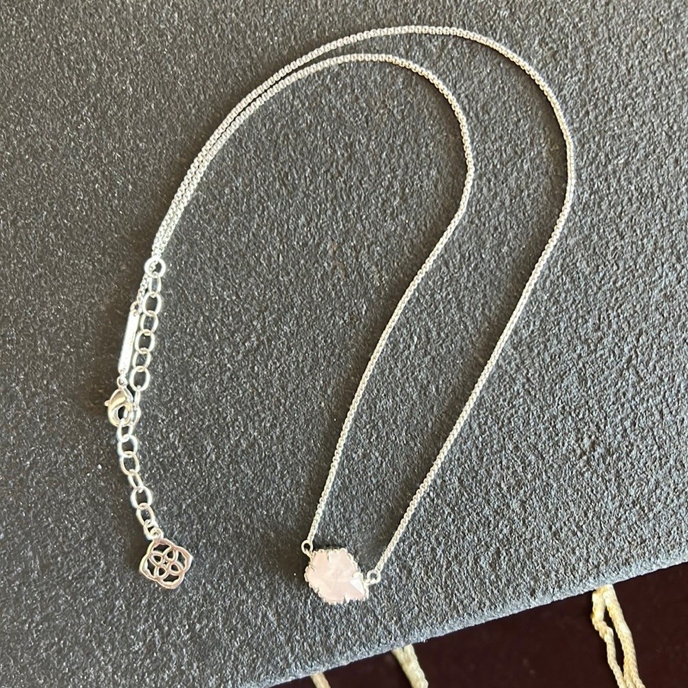 Silver Kendra Scott Tess necklace in pink